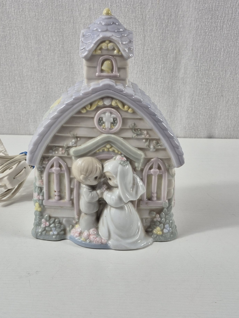 Precious Moments - Wedding/Church Night Light - 1994